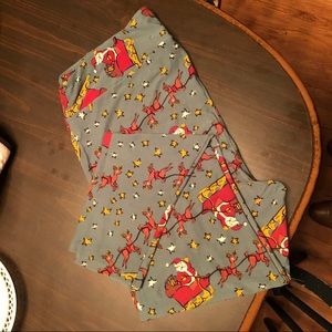 LulaRoe TC2 - Santa Print Leggings